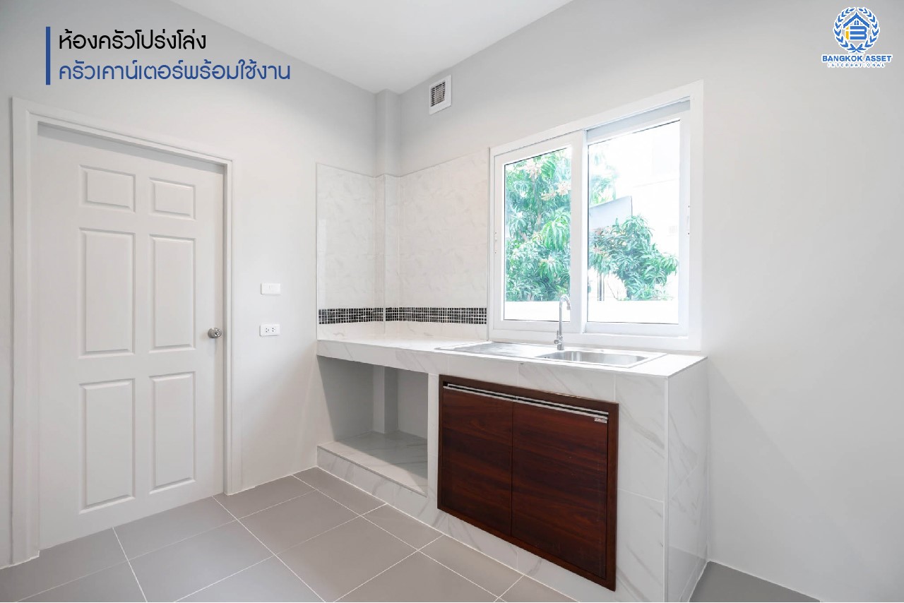 บ้านมือสองตกแต่งใหม่ ม.สิริกานต์ บางใหญ่-เซ็นทรัลเวสต์เกต หลังใหญ่ หลังริม เนื้อที่ 60.9 ตร.ว. ฟังก์ชั่น 3 ห้องนอน 3 ห้องน้ำ 3 ที่จอดรถ Facility ครบครันพร้อมทุกการเข้าอยู่ บนทำเลเดินทางสะดวก ใกล้ถ.กาญจนาภิเษก และเพียง 10 นาทีถึงรถไฟฟ้า "สถานีคลองบางไผ่"